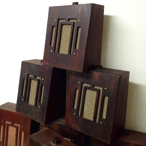 SPEAKER, 1920s Dark Woodgrain Set